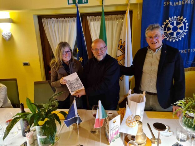 Angelo Floramo fra Angelica Peresan e Moreno Dal Pont